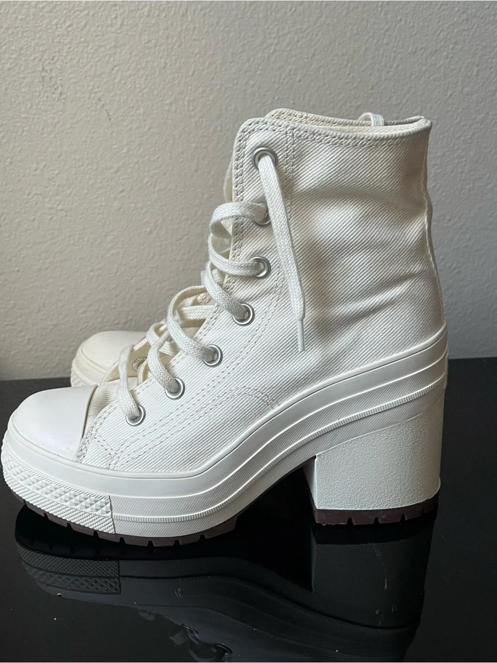 Converse Chuck 70 De Luxe Heel High Top Boots Egret White Women's Size 6.5 EUC